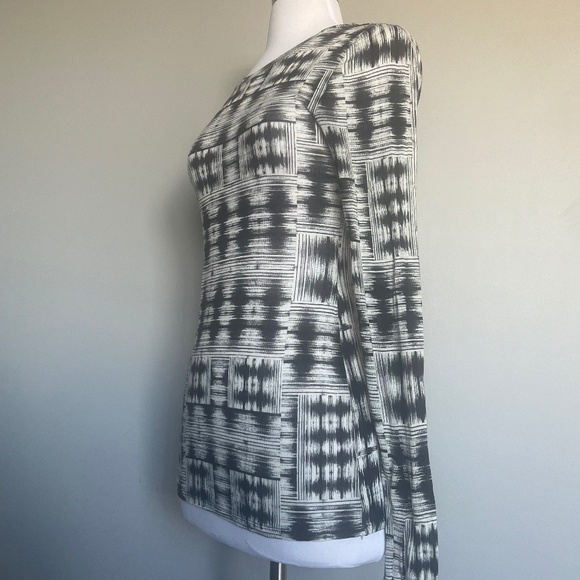 BCBGMAXAZRIA Agda Longsleve Abstract Print Casual Black White Mesh Top Blouse - Picture 4 of 7